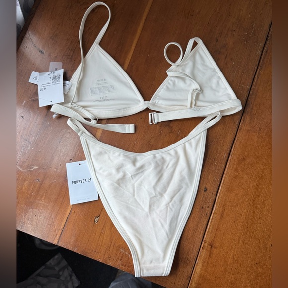 Ivory Bikini Set - Picture 4 of 4